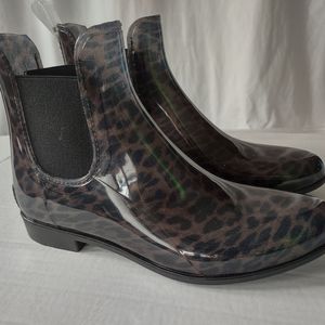 Sam Elderman Tinsley Leopard Print Chelsea Rain Boots New Size 10 Fits like 9